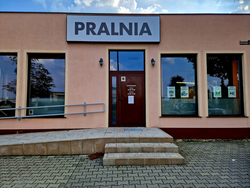 Zdjęcie na okładce dla Pralnia Męskie Pranie Poznań - czyszczenie garnituru, koszuli - pranie i maglowanie pościeli